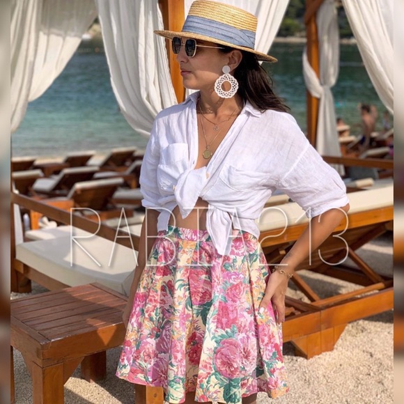 LAST 1! FLORAL PRINT MINI SKIRT - Picture 2 of 14